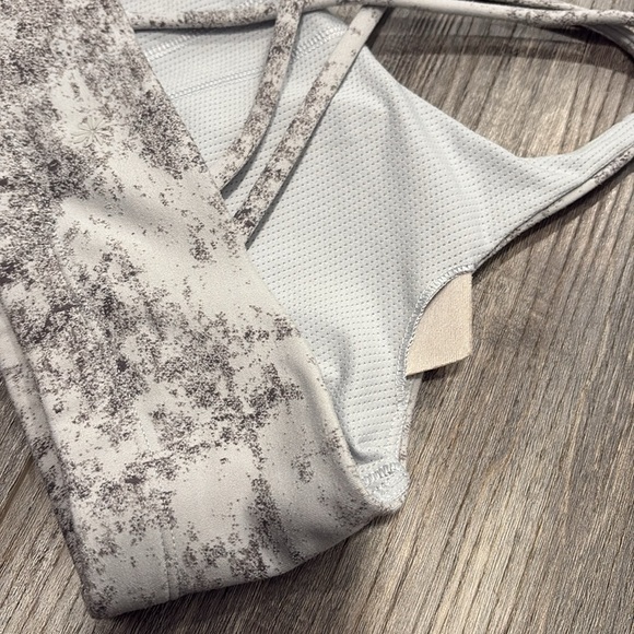 ATHLETA Girl Upbeat Sports Bra Fog Gray size XXL/16 - Picture 5 of 7